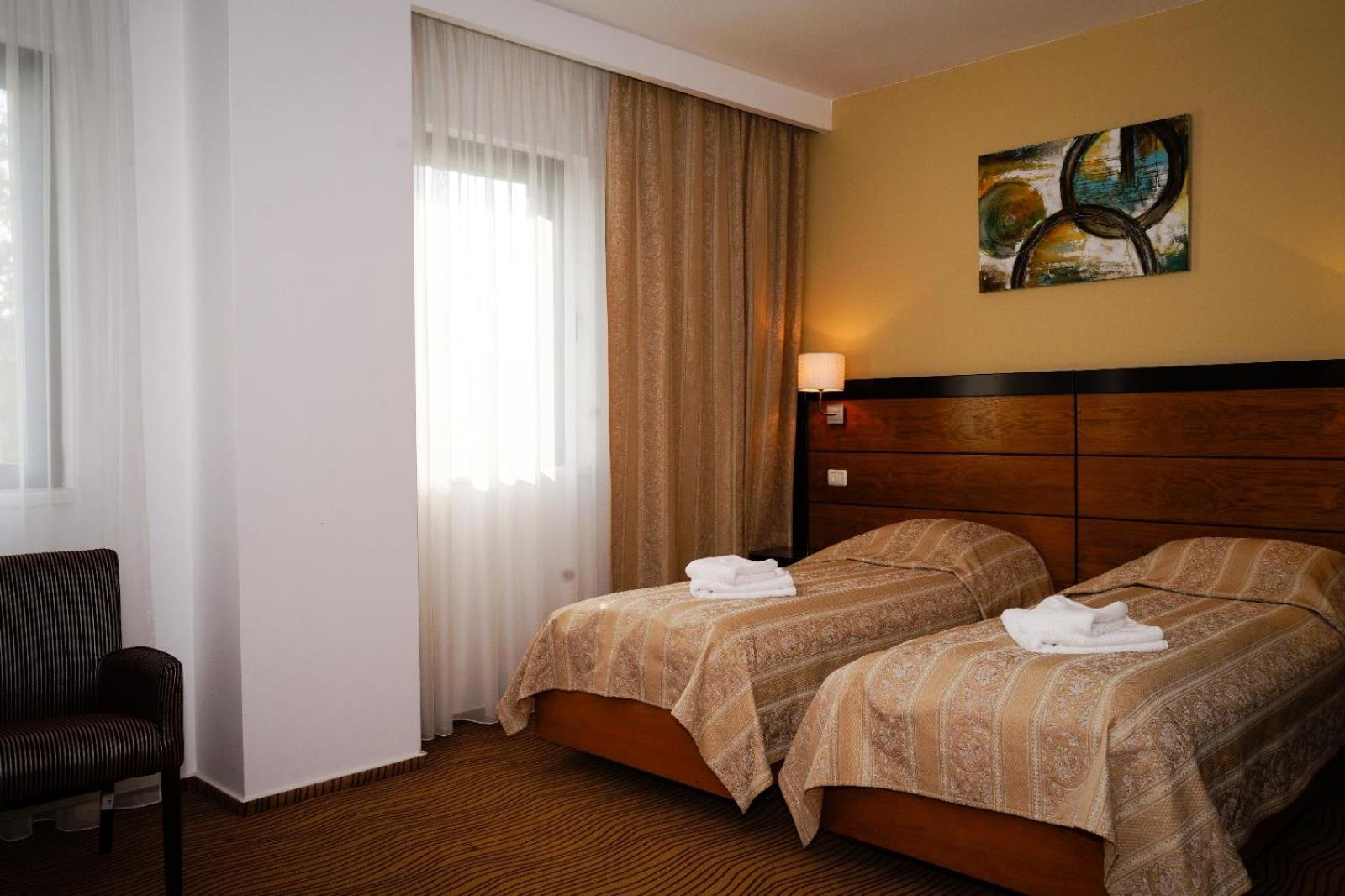 Hotel Criss Bukarest Exterior foto